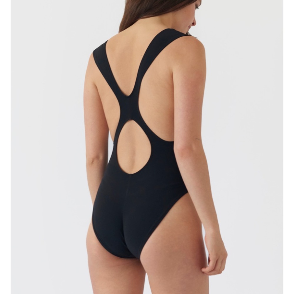 NWT Araks Jireh One Piece Black